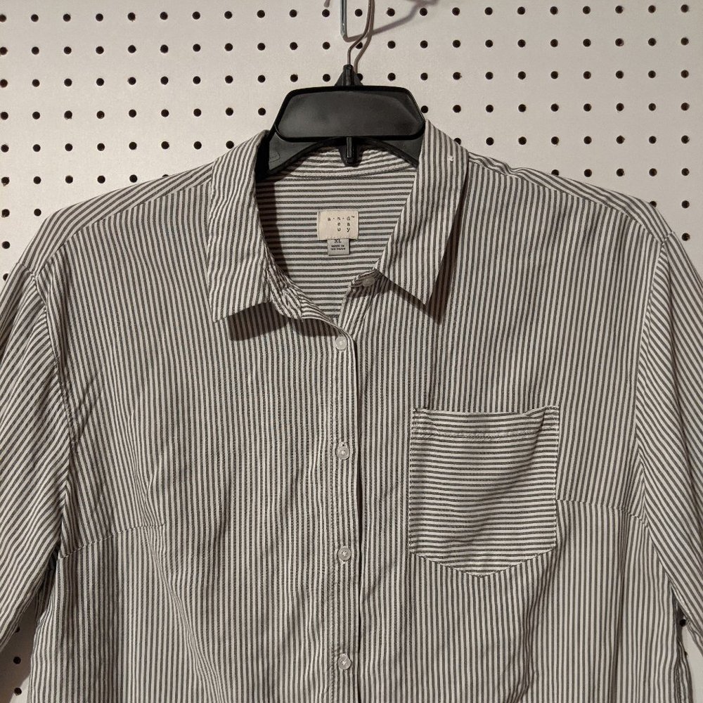 Long Sleeve Button Front Blouse Blue & White